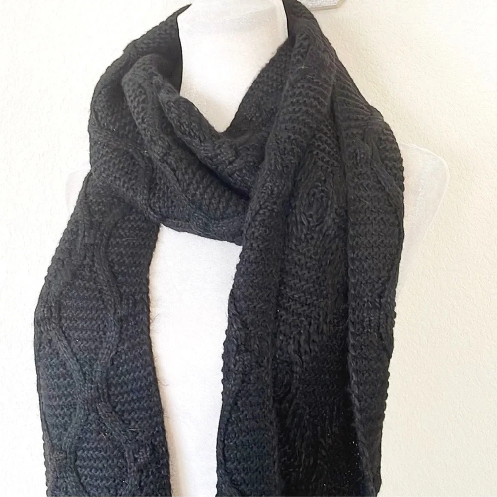 Old Navy solid black
